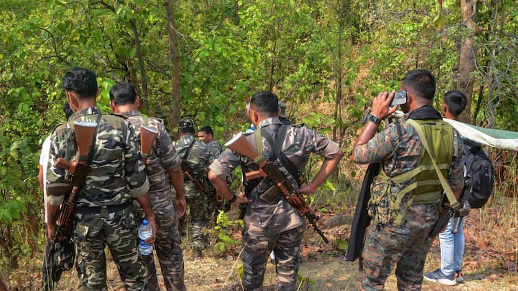 नक्सलवाद के खिलाफ बड़ी सफलता: मप्र में मुठभेड़ में चार नक्सली ढेर, भारी मात्रा में हथियार बरामद